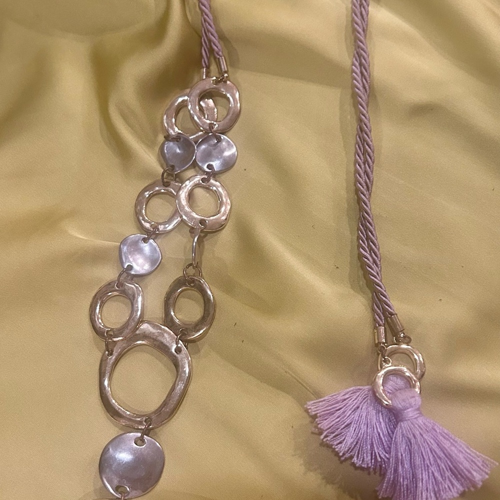 💗💗💗Elegant Gold and Silver Necklace with Tassel Accents
